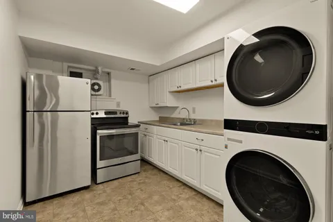 $995,000 | 4939 Crescent Street, Unit C18, Bethesda, MD 20816