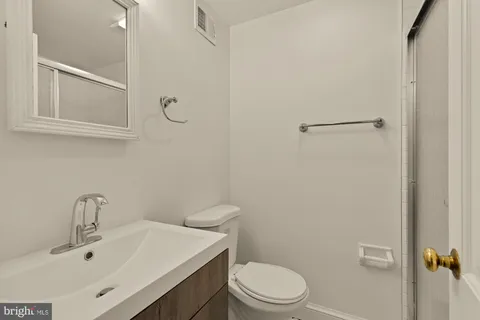 $995,000 | 4939 Crescent Street, Unit C18, Bethesda, MD 20816