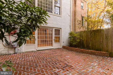 $995,000 | 4939 Crescent Street, Unit C18, Bethesda, MD 20816