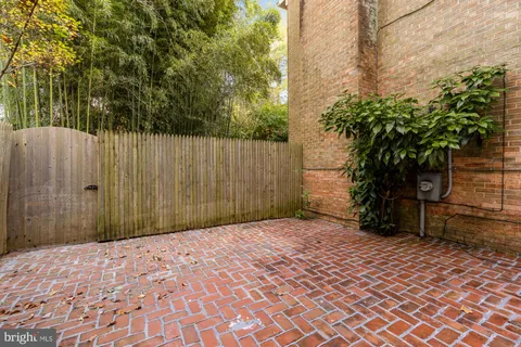 $995,000 | 4939 Crescent Street, Unit C18, Bethesda, MD 20816