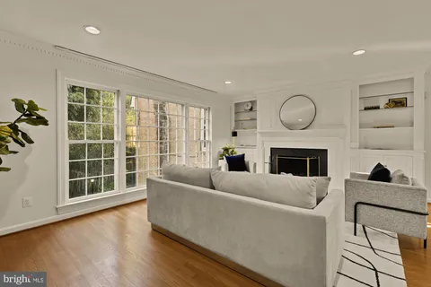 $995,000 | 4939 Crescent Street, Unit C18, Bethesda, MD 20816