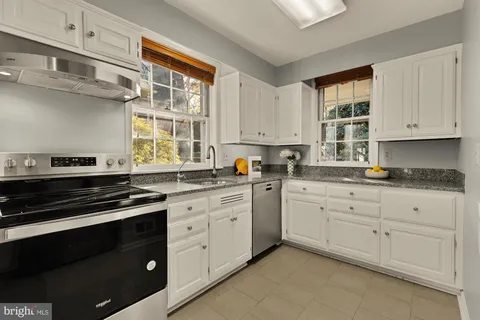 $995,000 | 4939 Crescent Street, Unit C18, Bethesda, MD 20816