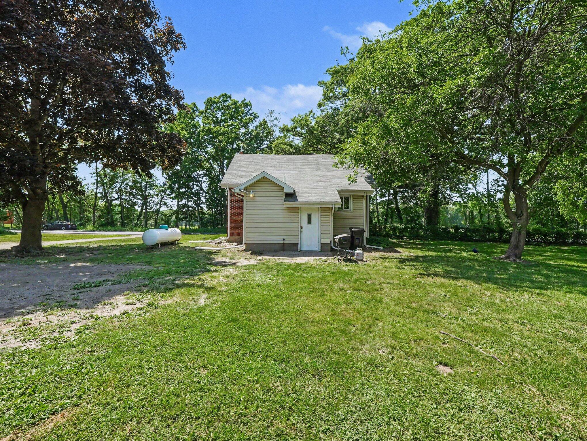 6375 Benton Road Jackson, MI 49201 - Photo 4 of 20 003_file_5067