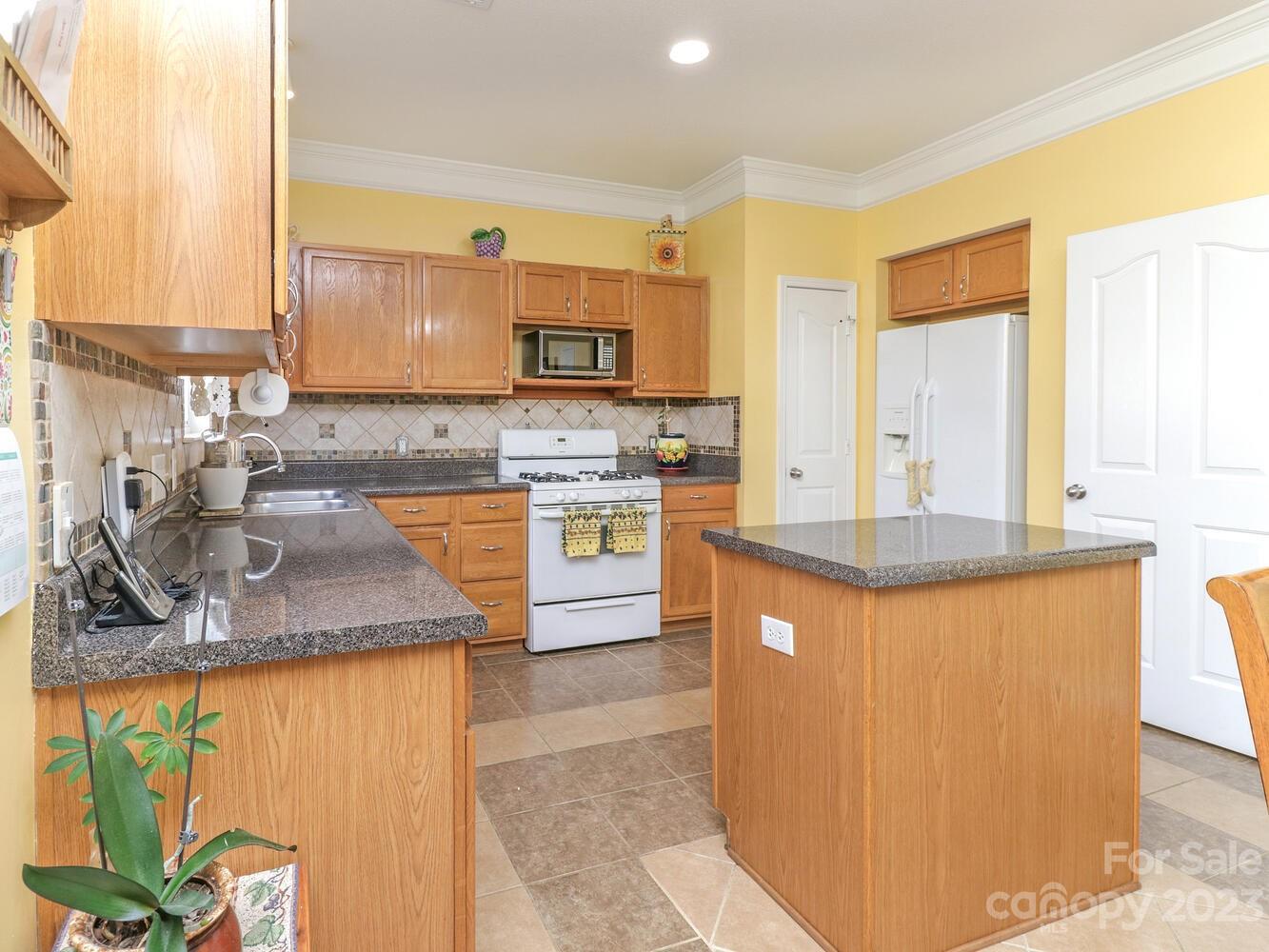 16342 Hayfield Road Charlotte, NC 28213 - Photo 11 of 31 Gallery Image 11