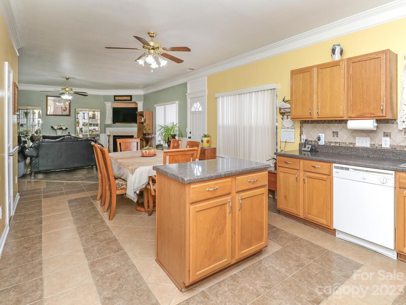 16342 Hayfield Road Charlotte, NC 28213 - Photo 13 of 31 Gallery Image 13