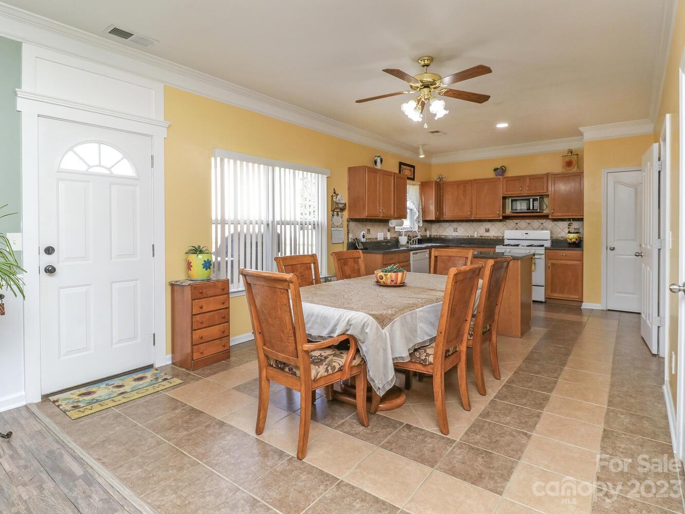 16342 Hayfield Road Charlotte, NC 28213 - Photo 10 of 31 Gallery Image 10