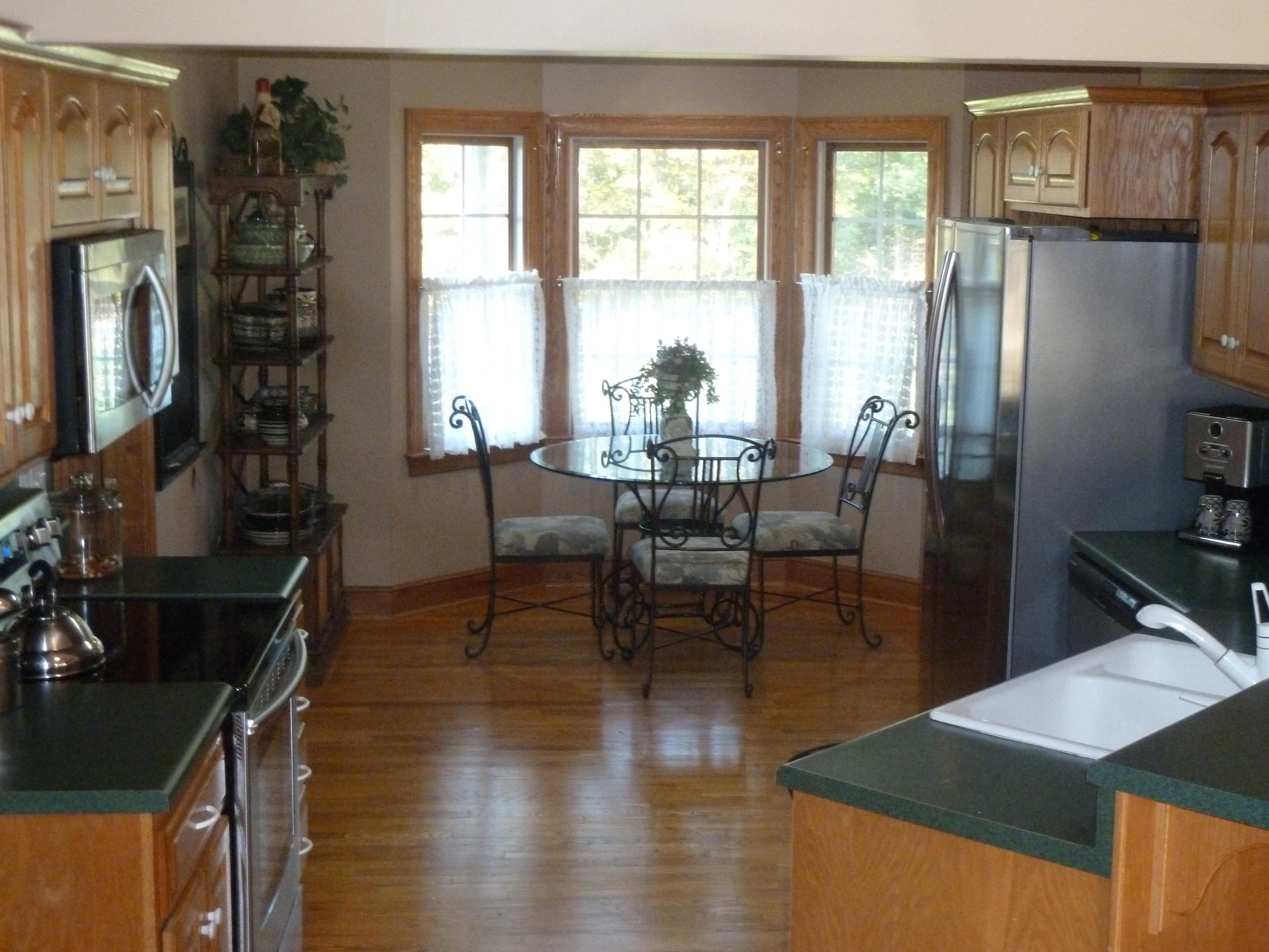 200 Leaning Oak Road Boones Mill, VA 24065 - Photo 11 of 52 9 Breakfast Area