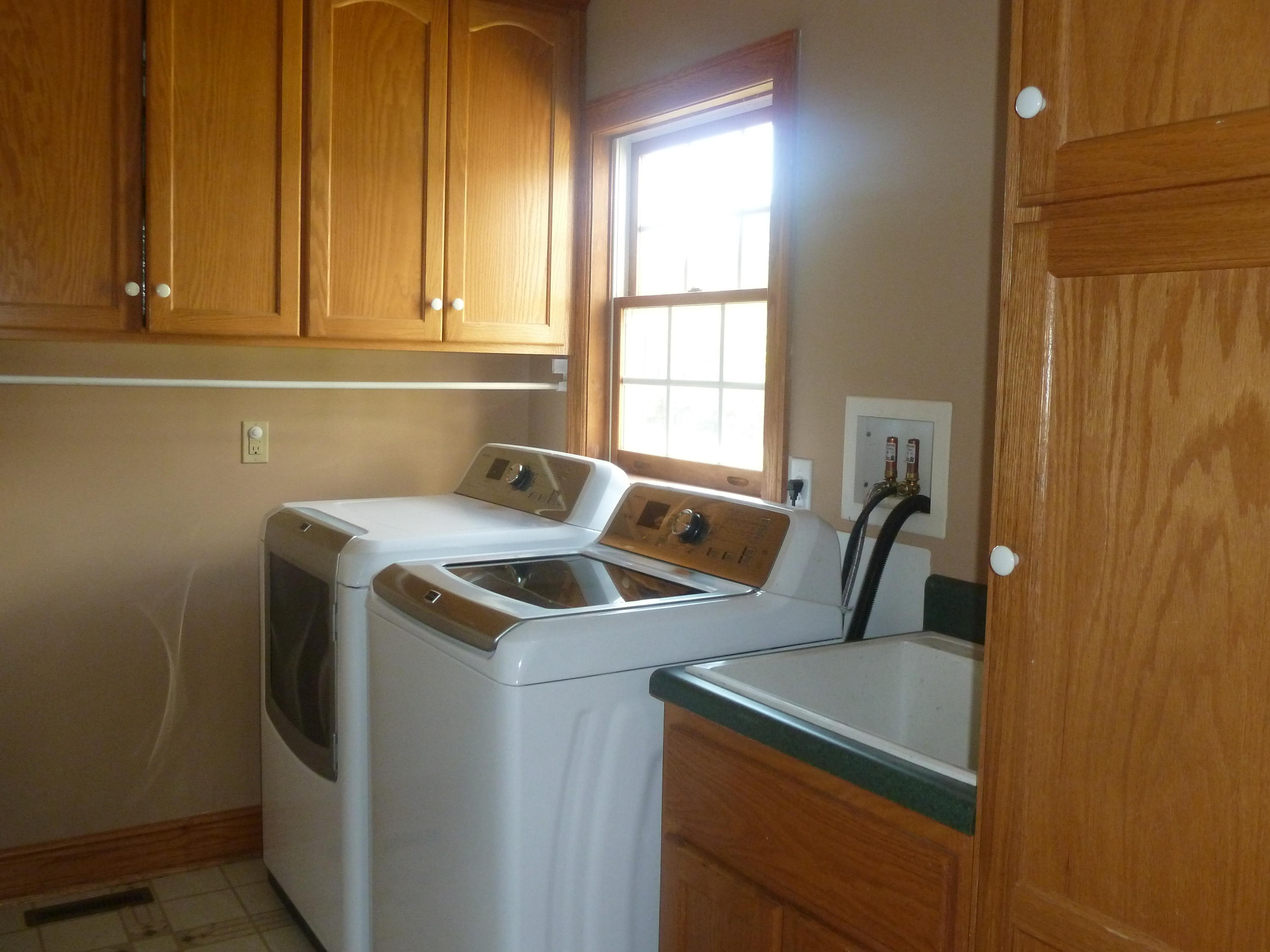 200 Leaning Oak Road Boones Mill, VA 24065 - Photo 16 of 52 13 Laundry