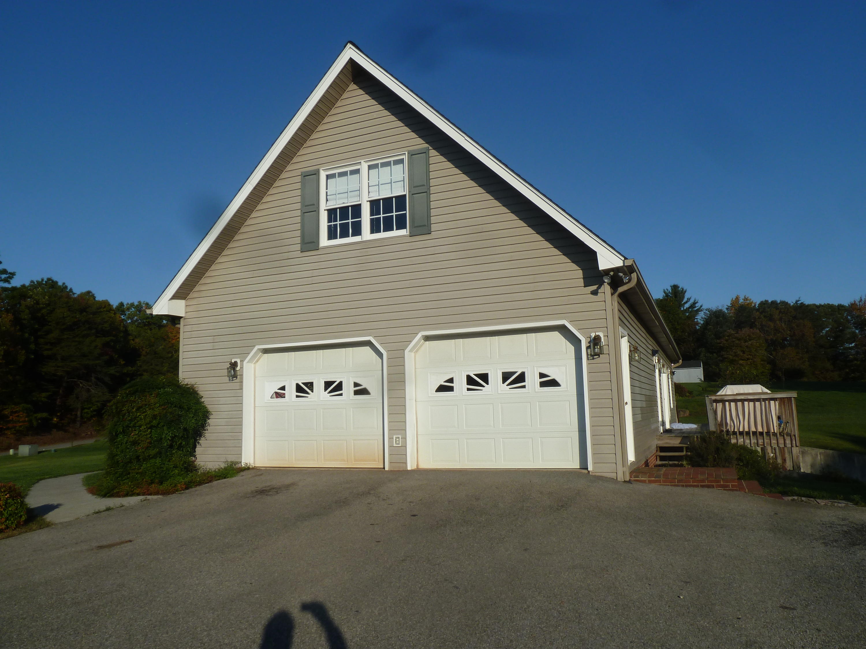 200 Leaning Oak Road Boones Mill, VA 24065 - Photo 48 of 52 42 Garage Side of Home