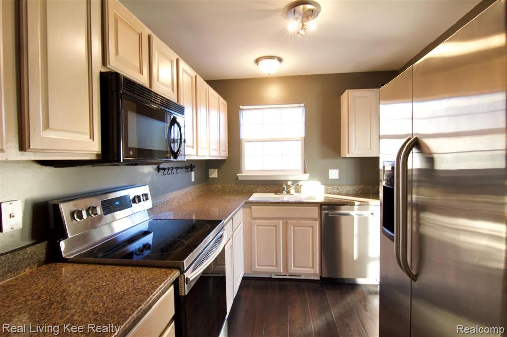 1908 Flagstone Circle, Unit 79 Rochester, MI 48307 - Photo 14 of 22