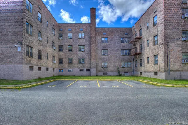 $229,000 | 14401 78th Road, Unit 2B | Kew Gardens Hills