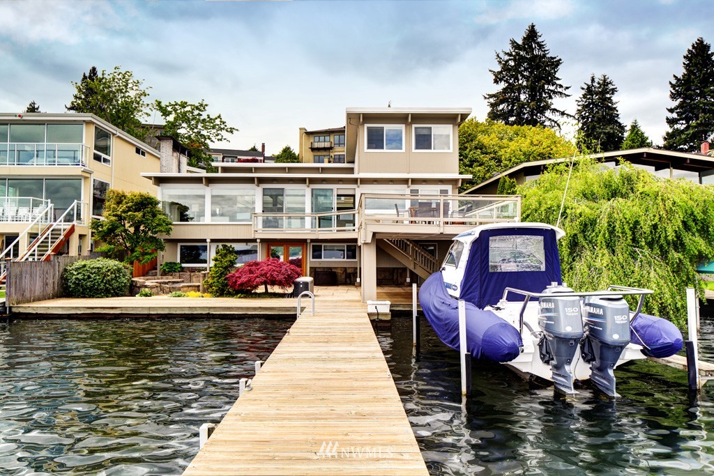 10608 Riviera Place Northeast Seattle, WA 98125 - Photo 1 of 25 Gallery Image 1