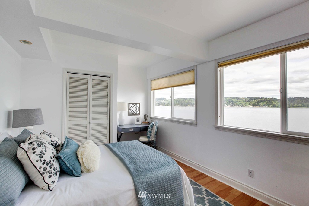 10608 Riviera Place Northeast Seattle, WA 98125 - Photo 17 of 25 Gallery Image 17