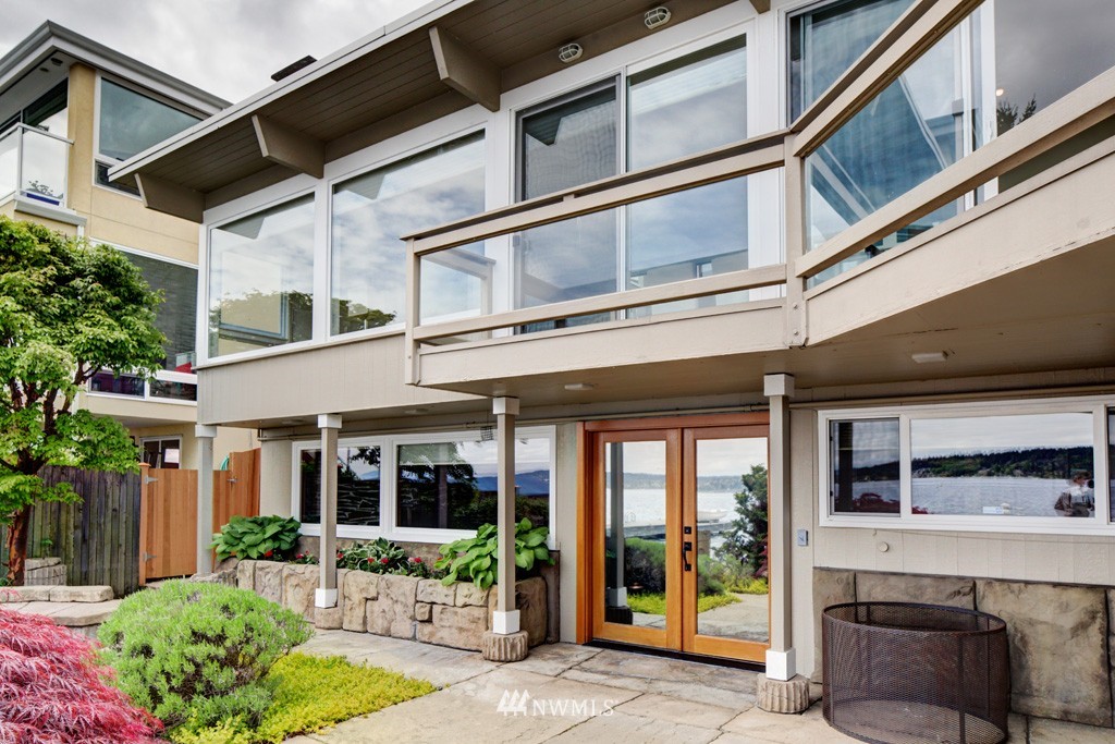 10608 Riviera Place Northeast Seattle, WA 98125 - Photo 21 of 25 Gallery Image 21