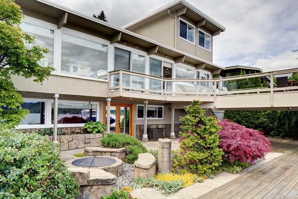 10608 Riviera Place Northeast Seattle, WA 98125 - Photo 22 of 25 Gallery Image 22