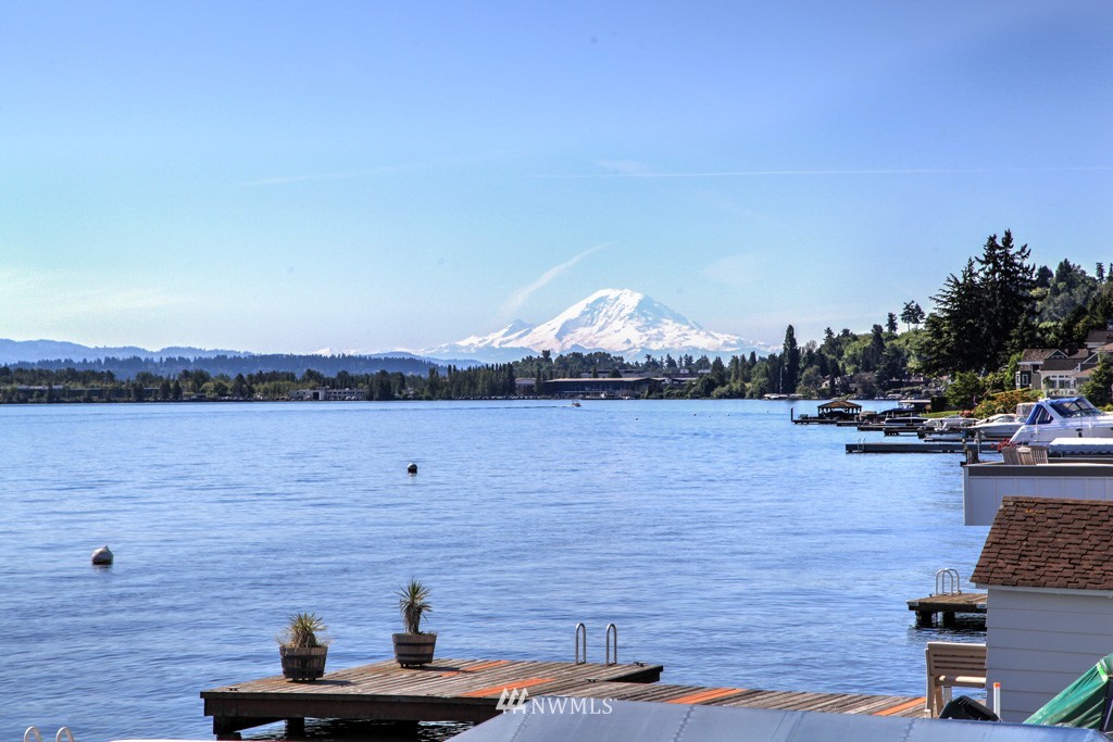 10608 Riviera Place Northeast Seattle, WA 98125 - Photo 25 of 25 Gallery Image 25