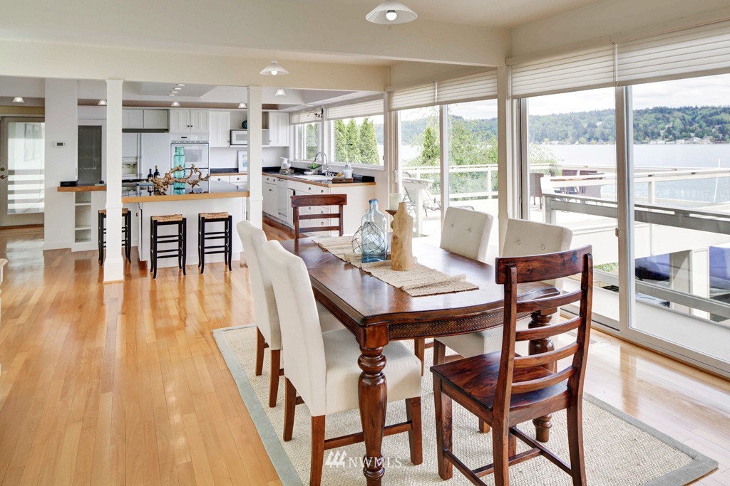 10608 Riviera Place Northeast Seattle, WA 98125 - Photo 9 of 25 Gallery Image 9