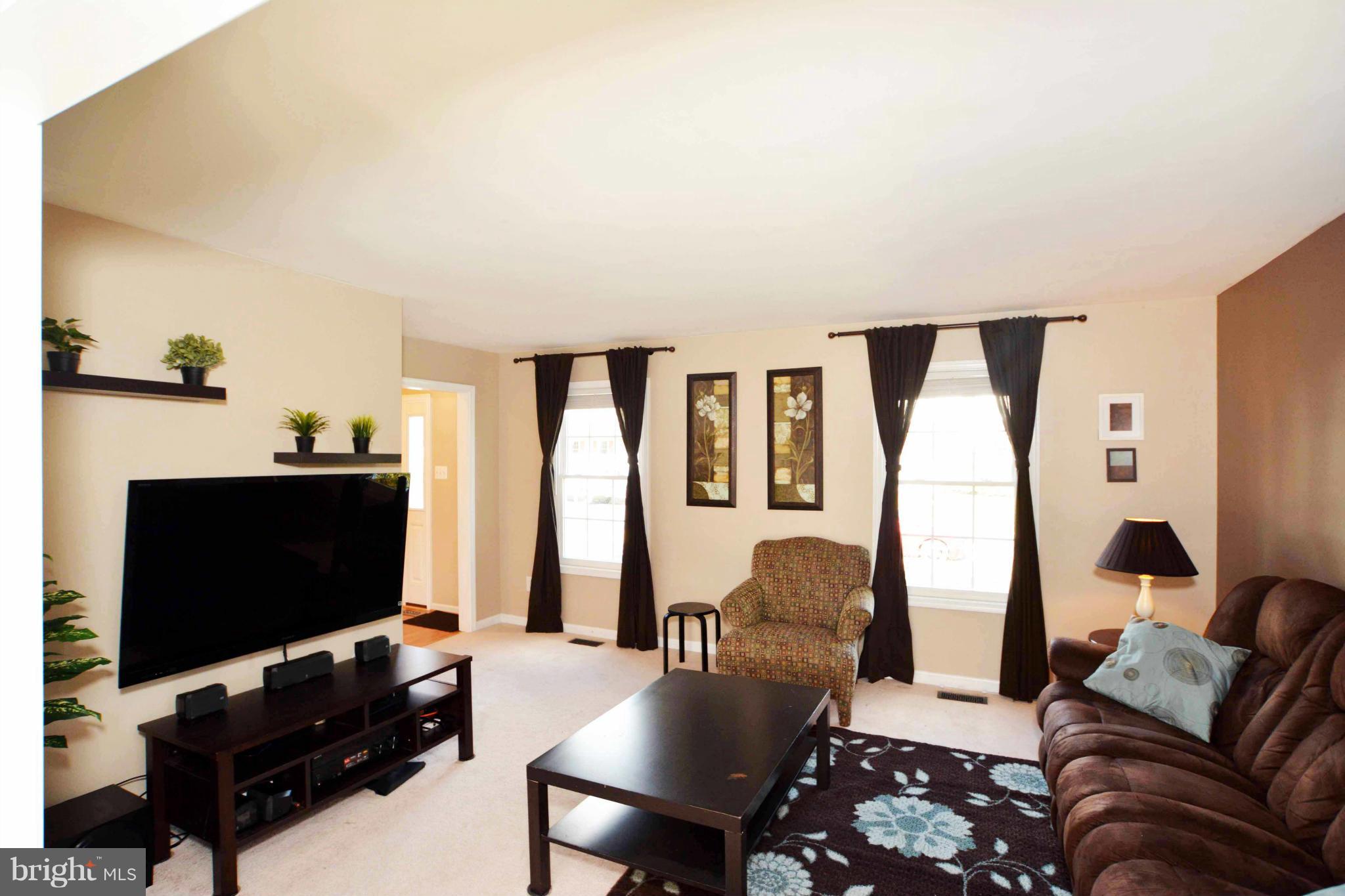 15213 Elk Run Road Chantilly, VA 20151 - Photo 11 of 26 LIVING ROOM 2
