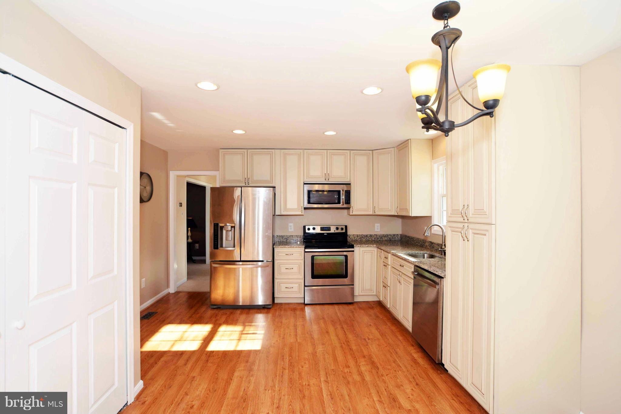 15213 Elk Run Road Chantilly, VA 20151 - Photo 13 of 26 KITCHEN 1