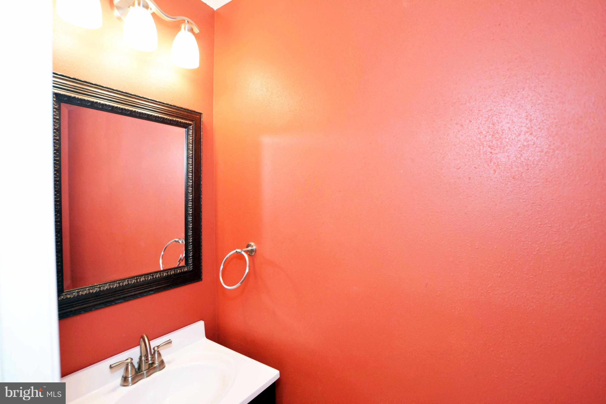 15213 Elk Run Road Chantilly, VA 20151 - Photo 18 of 26 MAIN LEVEL HALF-BATH