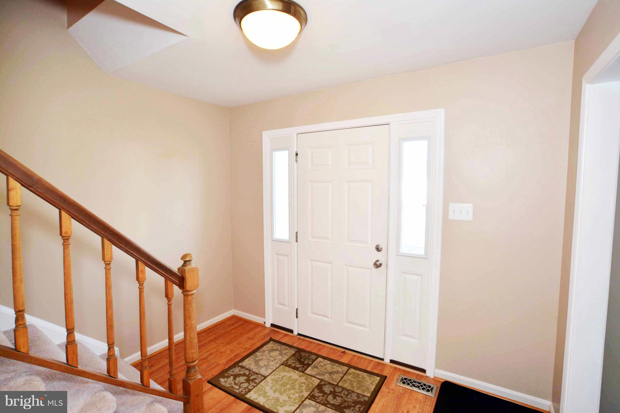 15213 Elk Run Road Chantilly, VA 20151 - Photo 9 of 26 FOYER