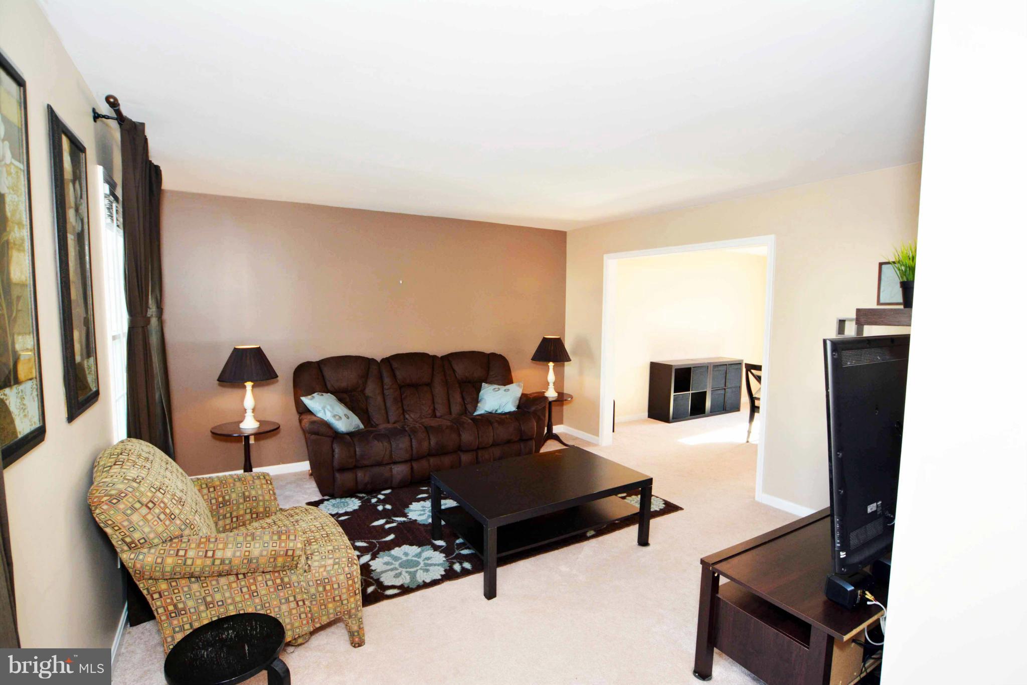 15213 Elk Run Road Chantilly, VA 20151 - Photo 10 of 26 LIVING ROOM 1