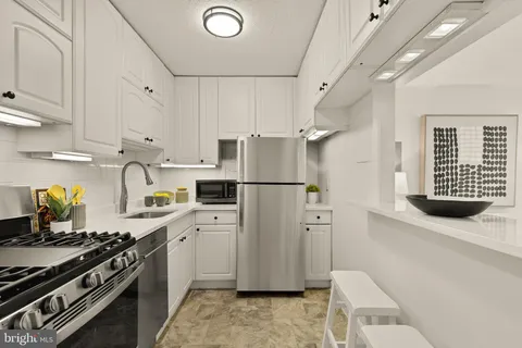 $264,000 | 1301 20th Street Northwest, Unit 817, Washington, DC 20036
