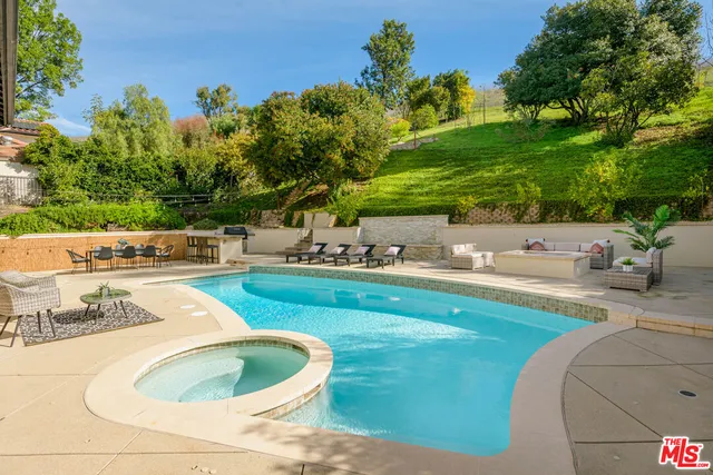 $1,539,000 | 6652 Buttonwood Avenue, Oak Park, CA 91377