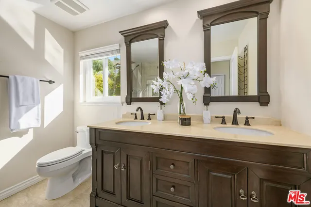 $1,539,000 | 6652 Buttonwood Avenue, Oak Park, CA 91377