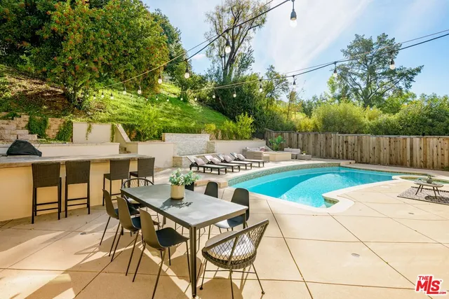 $1,539,000 | 6652 Buttonwood Avenue, Oak Park, CA 91377