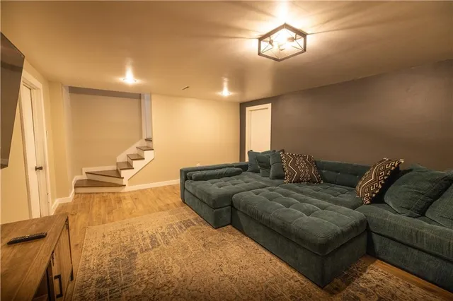 $331,000 | 1604 Southwest 21st Street, Blue Springs, MO 64015