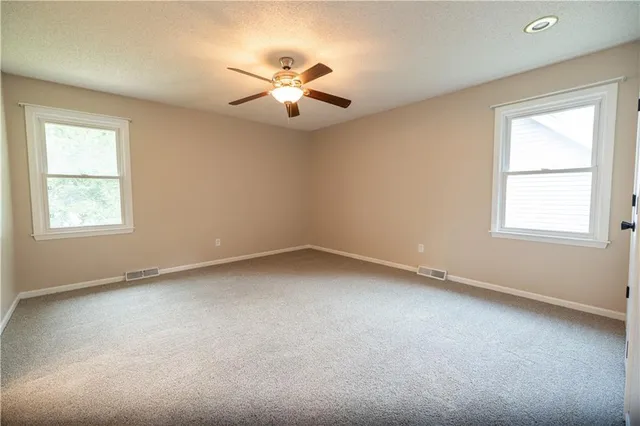 $331,000 | 1604 Southwest 21st Street, Blue Springs, MO 64015