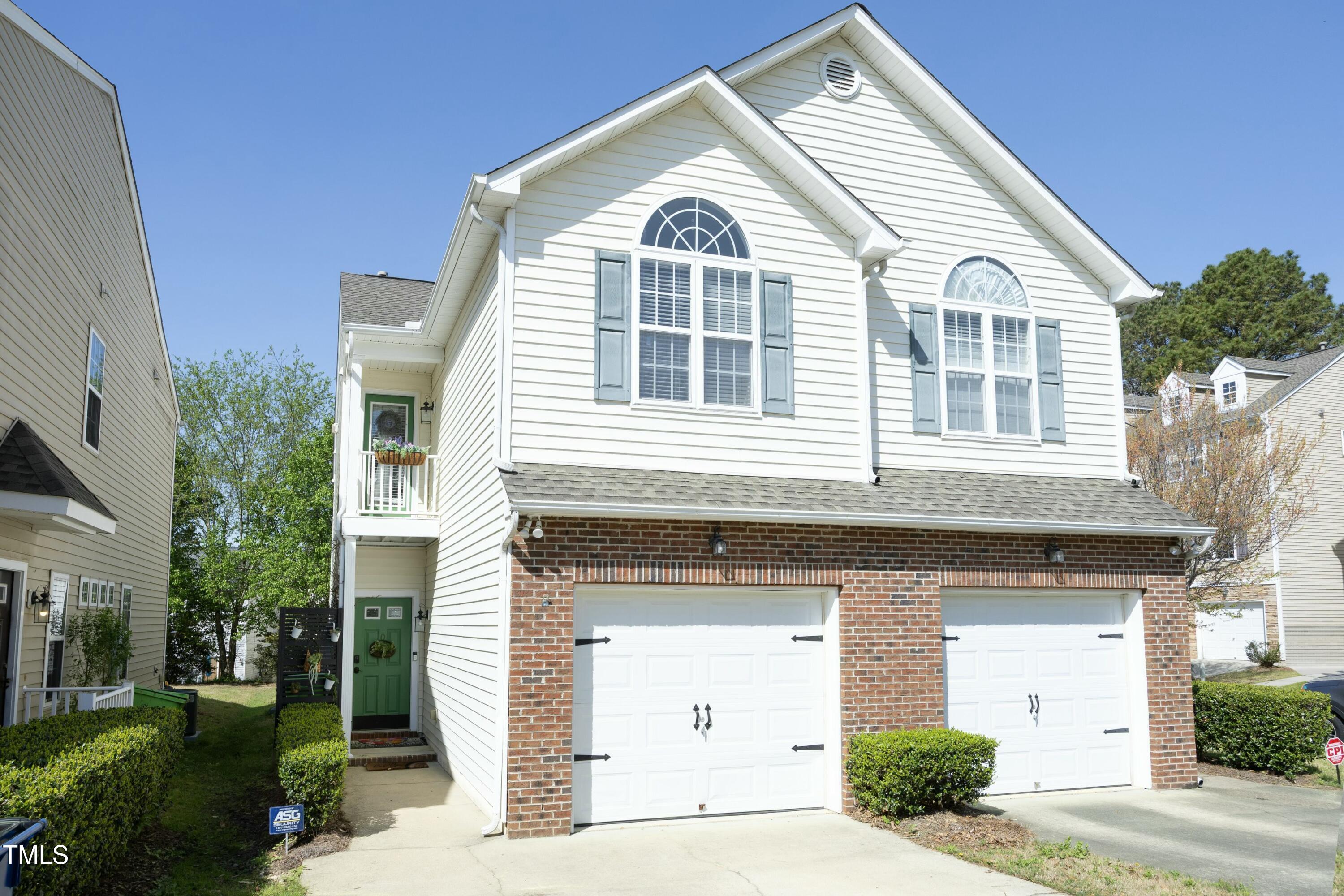 End unit townhome