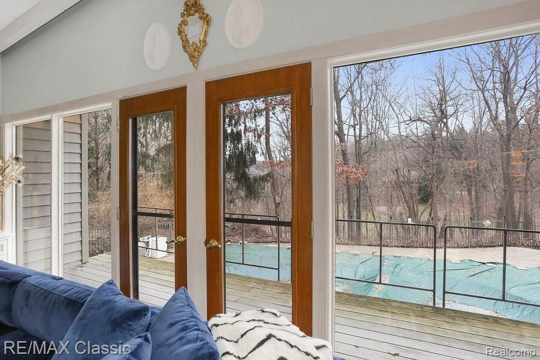 36150 Paddleford Road Farmington, MI 48331 - Photo 6 of 34 Breathtaking views!