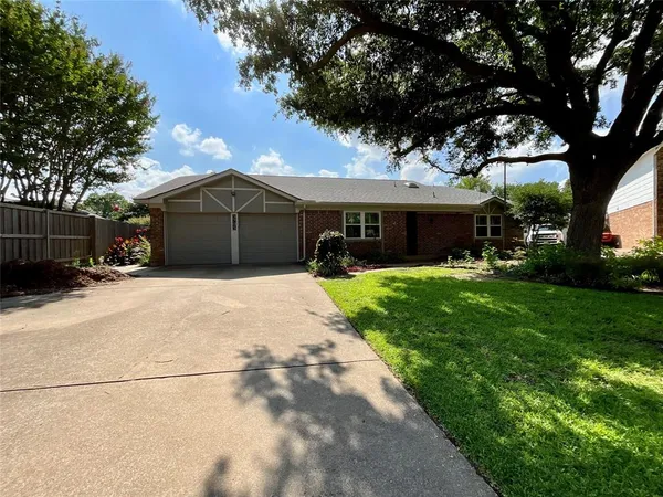 $525,000 | 3705 Cobblestone Court, Bedford, TX 76021