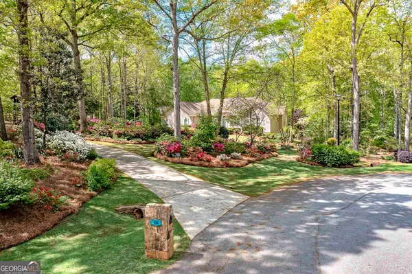 $650,000 | 215 Oakwood Lakes Drive, Hampton, GA 30228