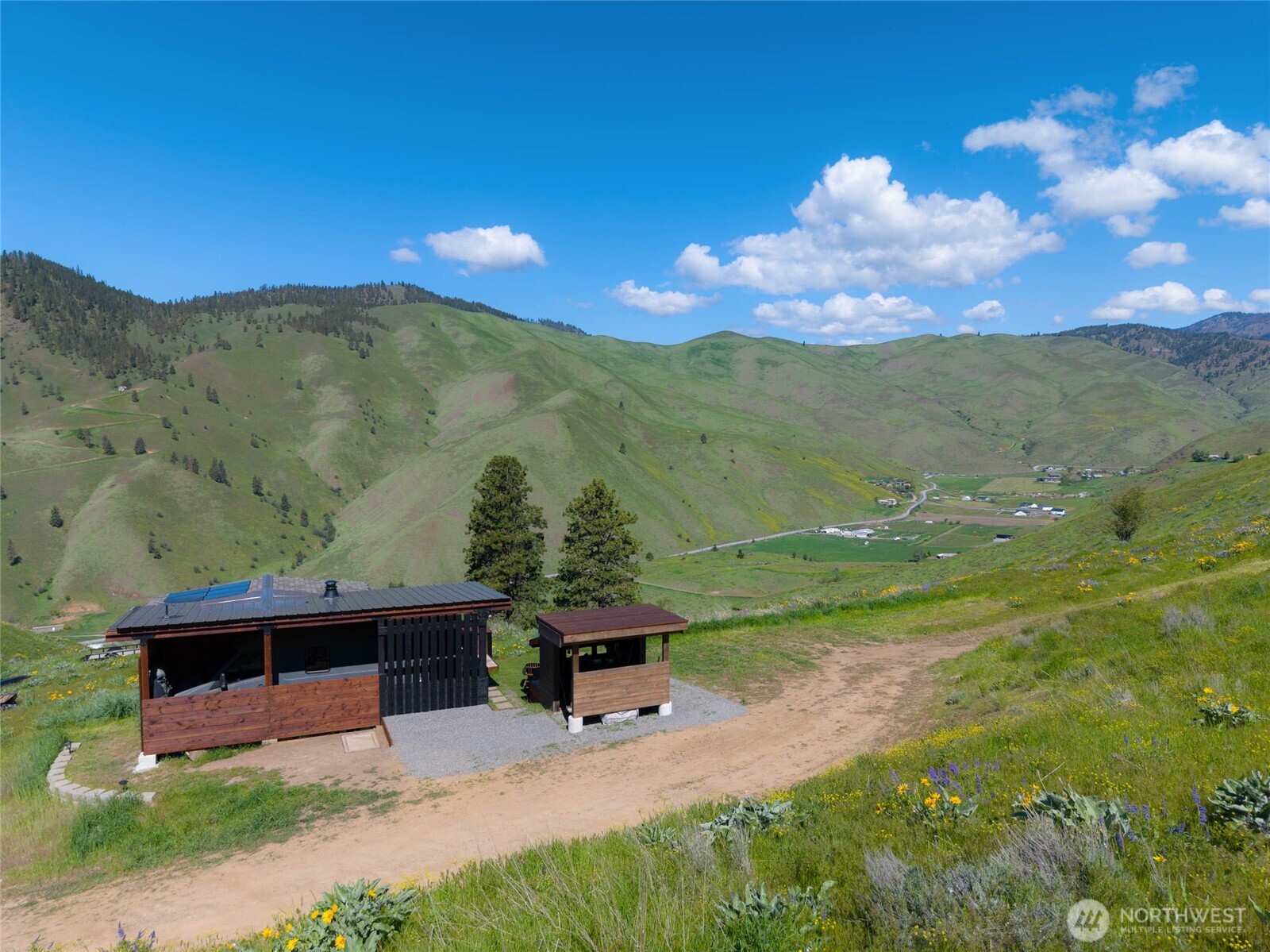 6993 Nahahum Canyon Road Cashmere, WA 98815 - Photo 1 of 35