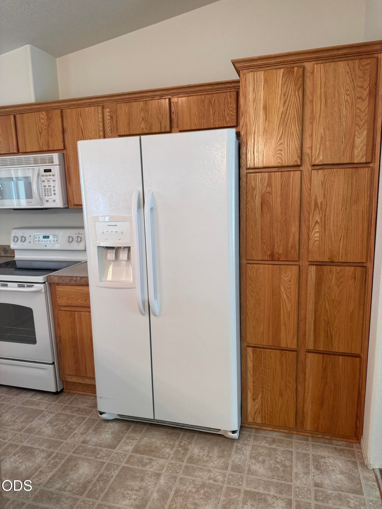 2252 Table Rock Road, Unit SPC 121 Medford, OR 97501 - Photo 7 of 13 Gallery Image 7