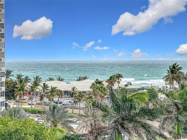 $2,850 | 1945 South Ocean Drive, Unit 605, Hallandale Beach, FL 33009