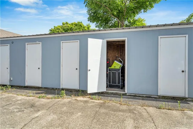 $340,000 | 4716 Annunciation Street, Unit 2E, New Orleans, LA 70115