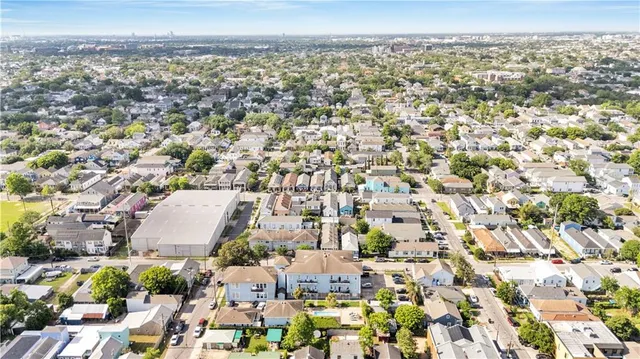 $340,000 | 4716 Annunciation Street, Unit 2E, New Orleans, LA 70115