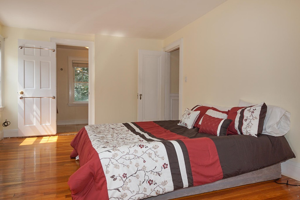 82 Bay State Road Belmont, MA 02478 - Photo 12 of 30