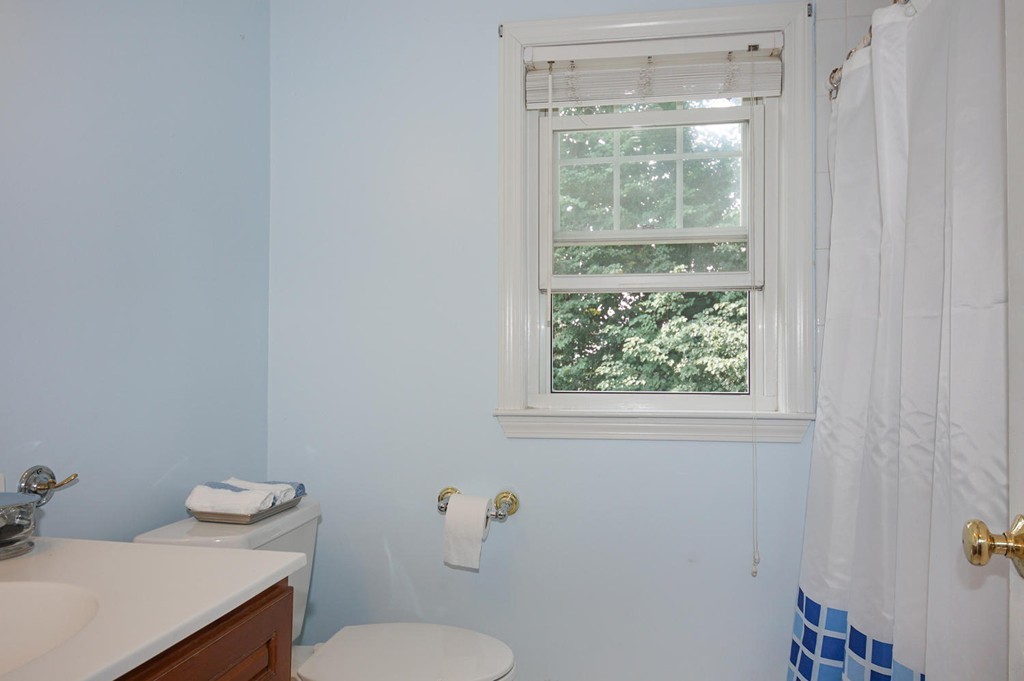 82 Bay State Road Belmont, MA 02478 - Photo 18 of 30