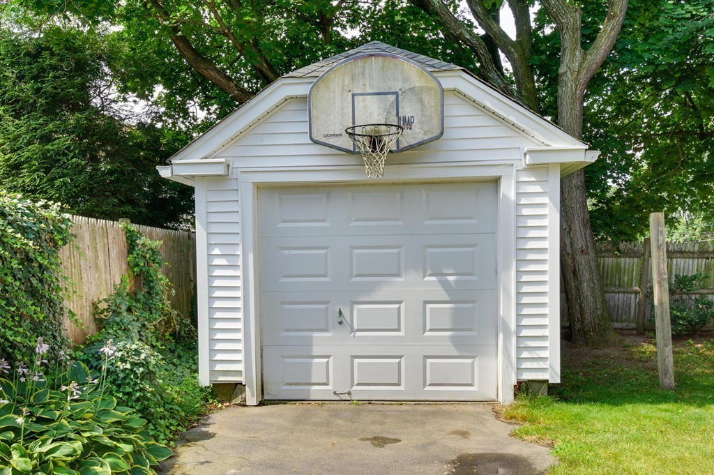 82 Bay State Road Belmont, MA 02478 - Photo 28 of 30