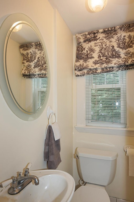 82 Bay State Road Belmont, MA 02478 - Photo 10 of 30