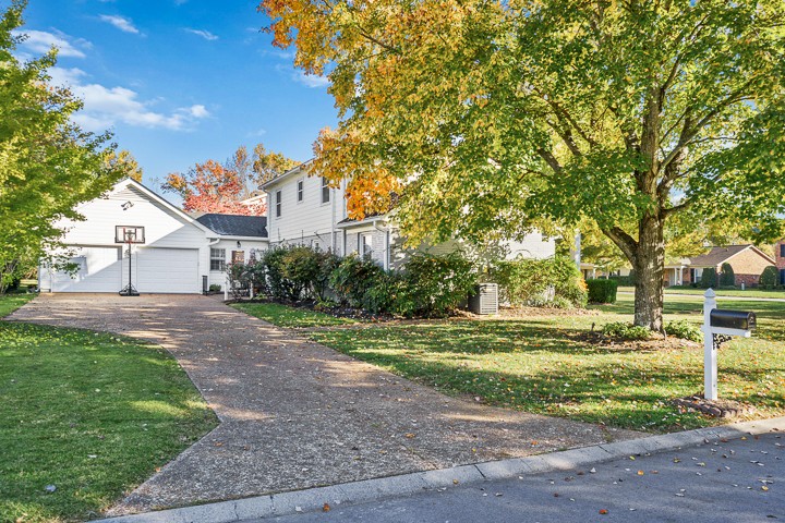 1601 Blue Springs Road Franklin, TN 37069 - Photo 9 of 52 Gallery Image 9