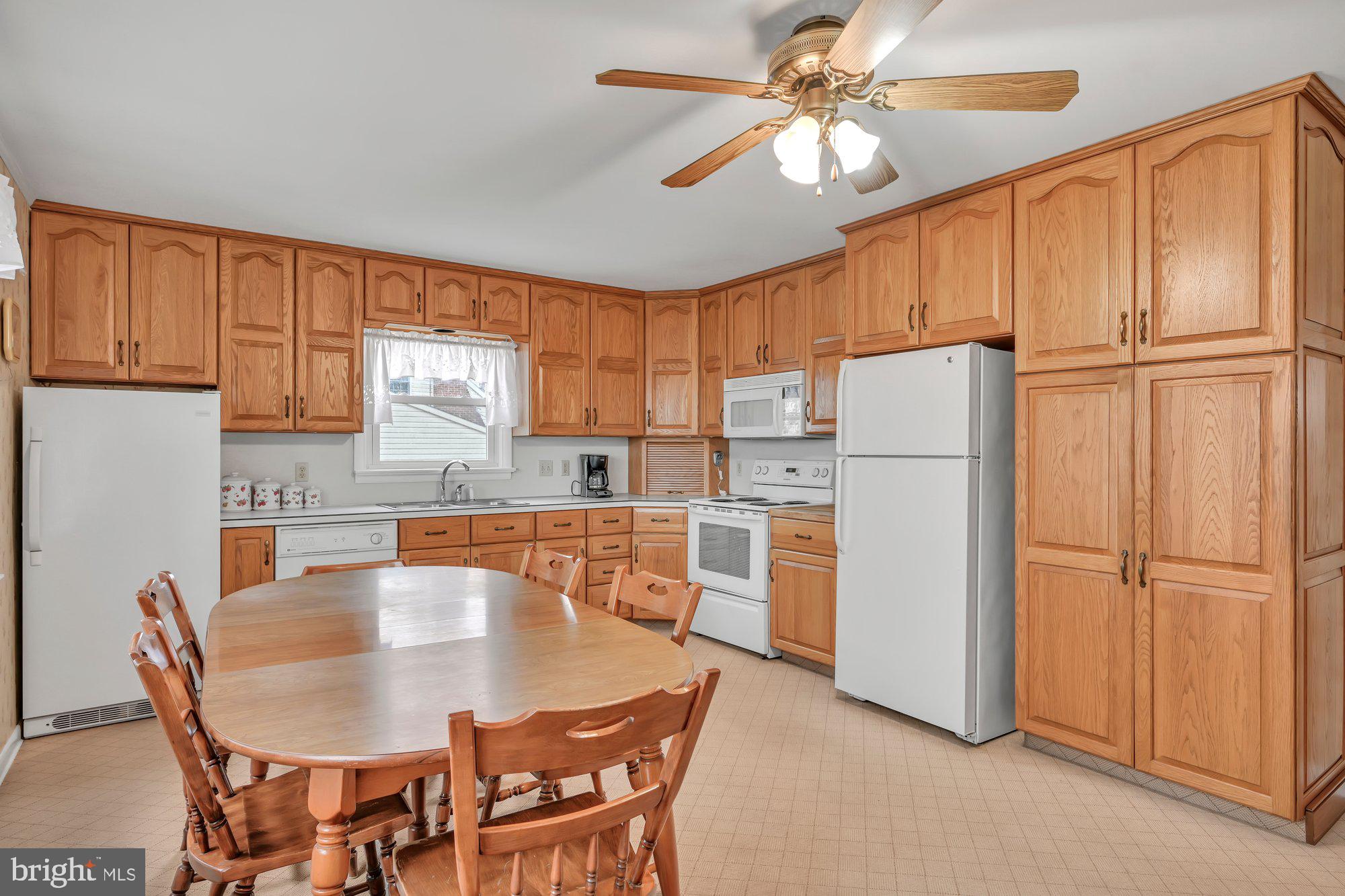 481 Foreman Road Elizabethtown, PA 17022 - Photo 13 of 38 Kitchen
