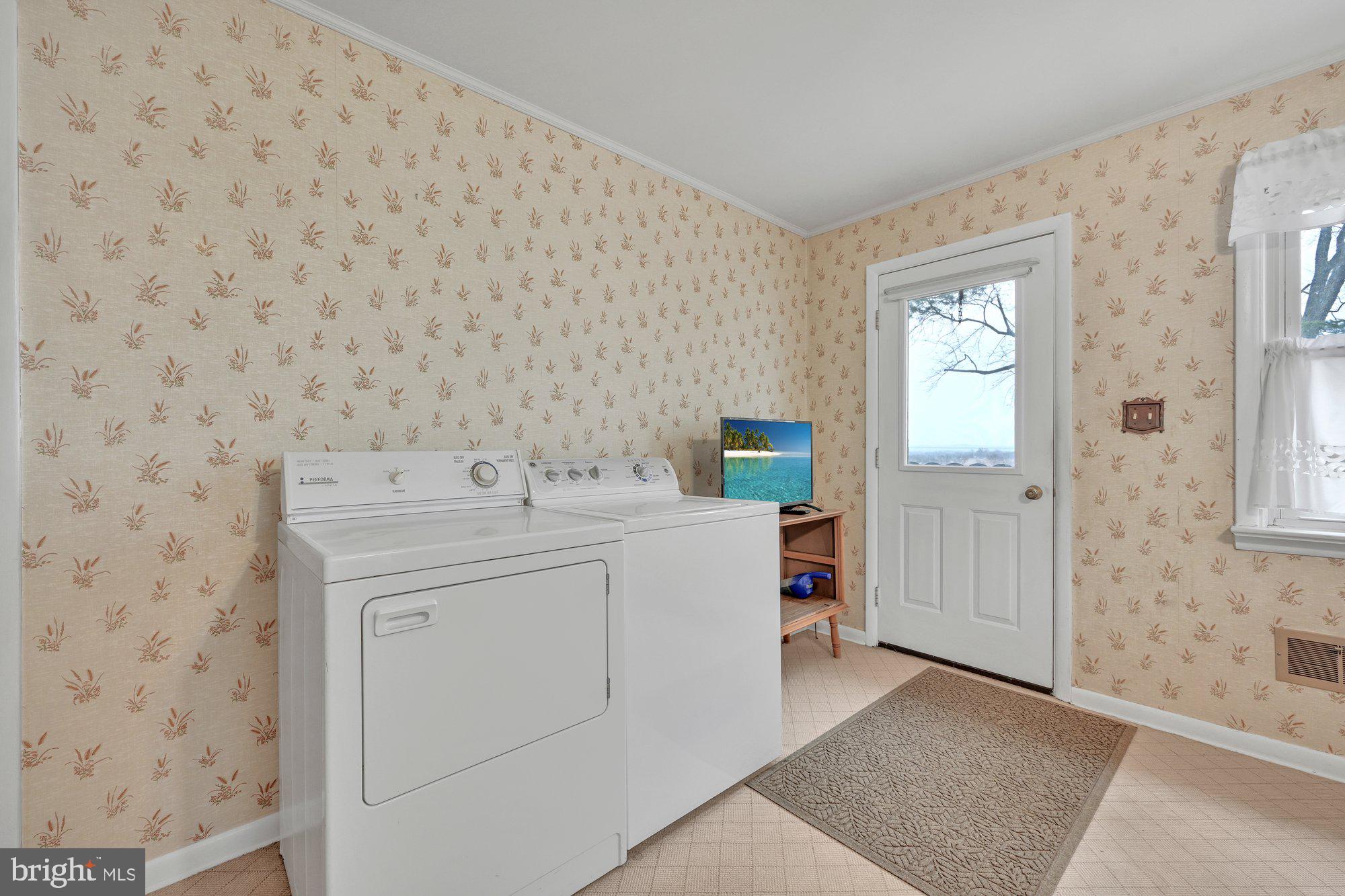 481 Foreman Road Elizabethtown, PA 17022 - Photo 17 of 38 Laundry