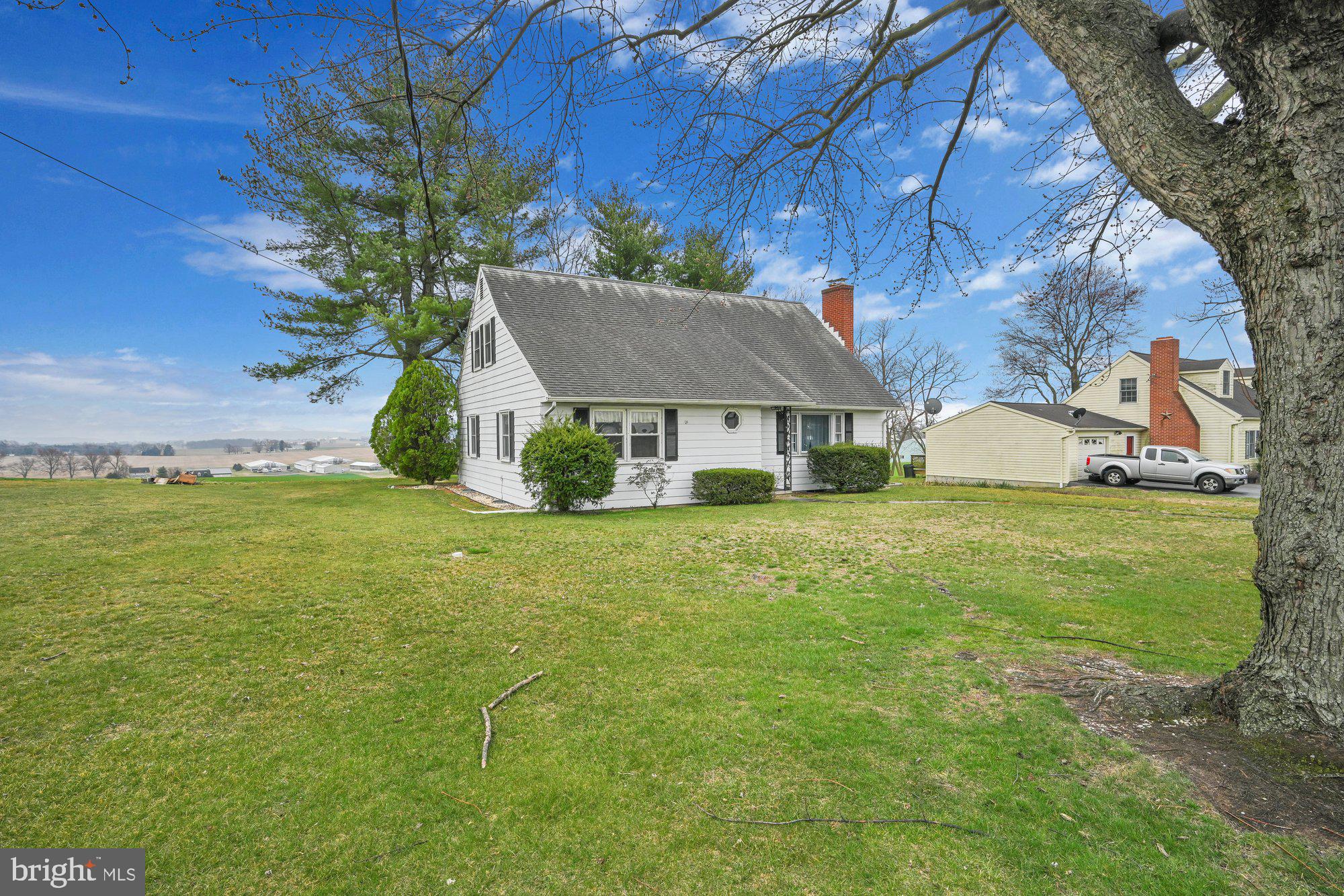 481 Foreman Road Elizabethtown, PA 17022 - Photo 3 of 38 Front