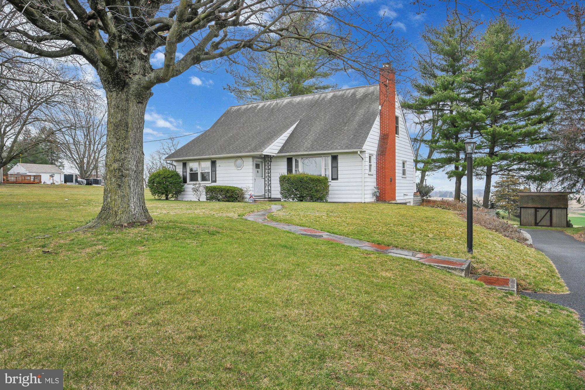 481 Foreman Road Elizabethtown, PA 17022 - Photo 4 of 38 Front